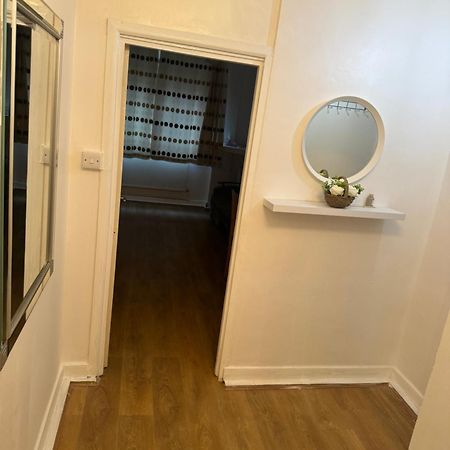 One Bedroom Apartment In Tower Bridge Road ลอนดอน ภายนอก รูปภาพ