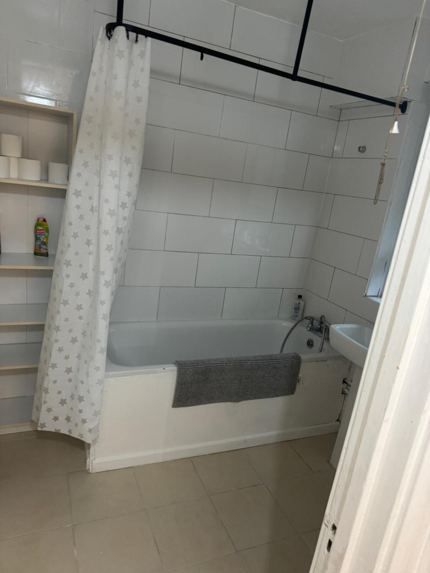 One Bedroom Apartment In Tower Bridge Road ลอนดอน ภายนอก รูปภาพ